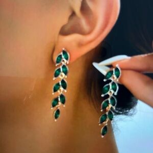 Elegant Green Leaf Drop Earrings